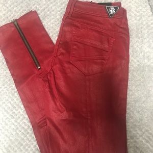 WOMEN'S RED PANTS
